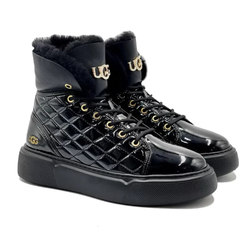 UGG SHANTI — Triple Black